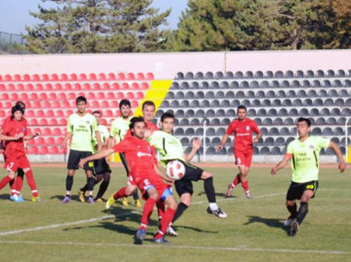 ORUM BELEDYESPOR SORGUN BELEDYESPOR'U FARKLI MALUP ETT 4-0