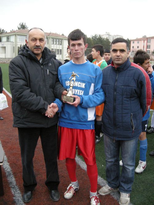 2011 YILININ LK KUPASINI U-15 LGNDE AMPYON OLAN “ OSMANCIK GC SPOR “ ALDI